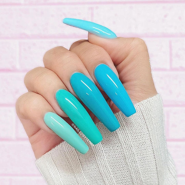 Blue nail polish ombre