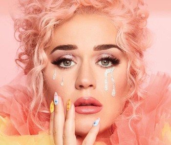 Celebrity nails Katy Perry wearing Kiara Sky Nails