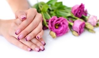 The French Manicure Is Back and More Colorful Than Ever