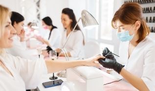 How Gelly Tips Are Different From Acrylic Nail Enhancements
