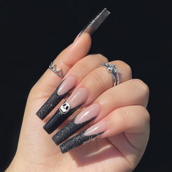 19 of our favorite examples of black Halloween nails | Kiara Sky