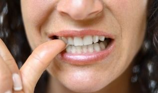 How To Avoid Unhealthy Nail Habits