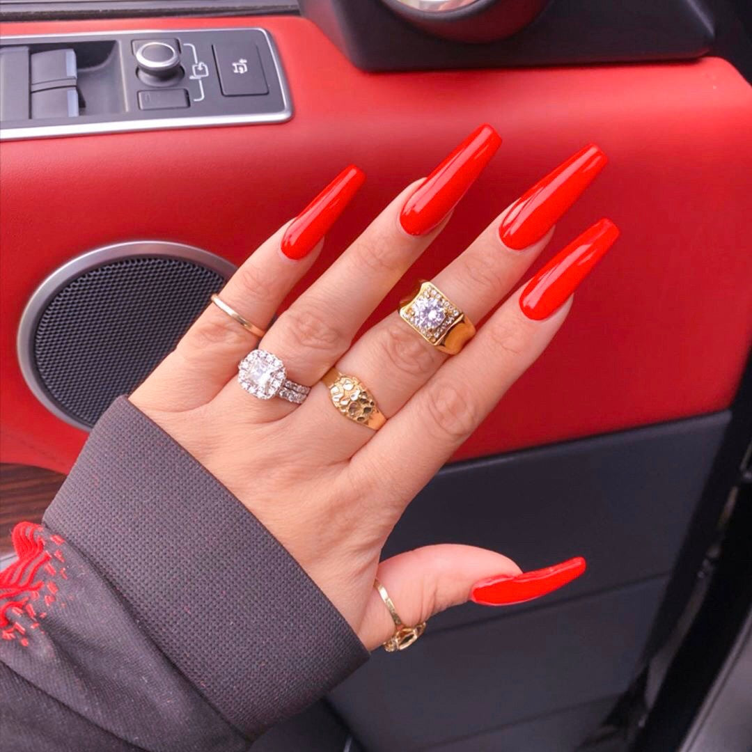 red nail designs