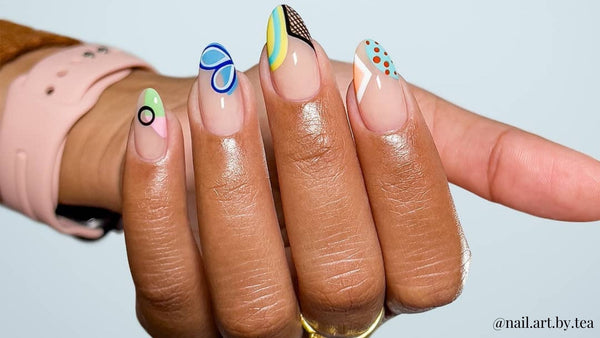 abstract almond shaped nails