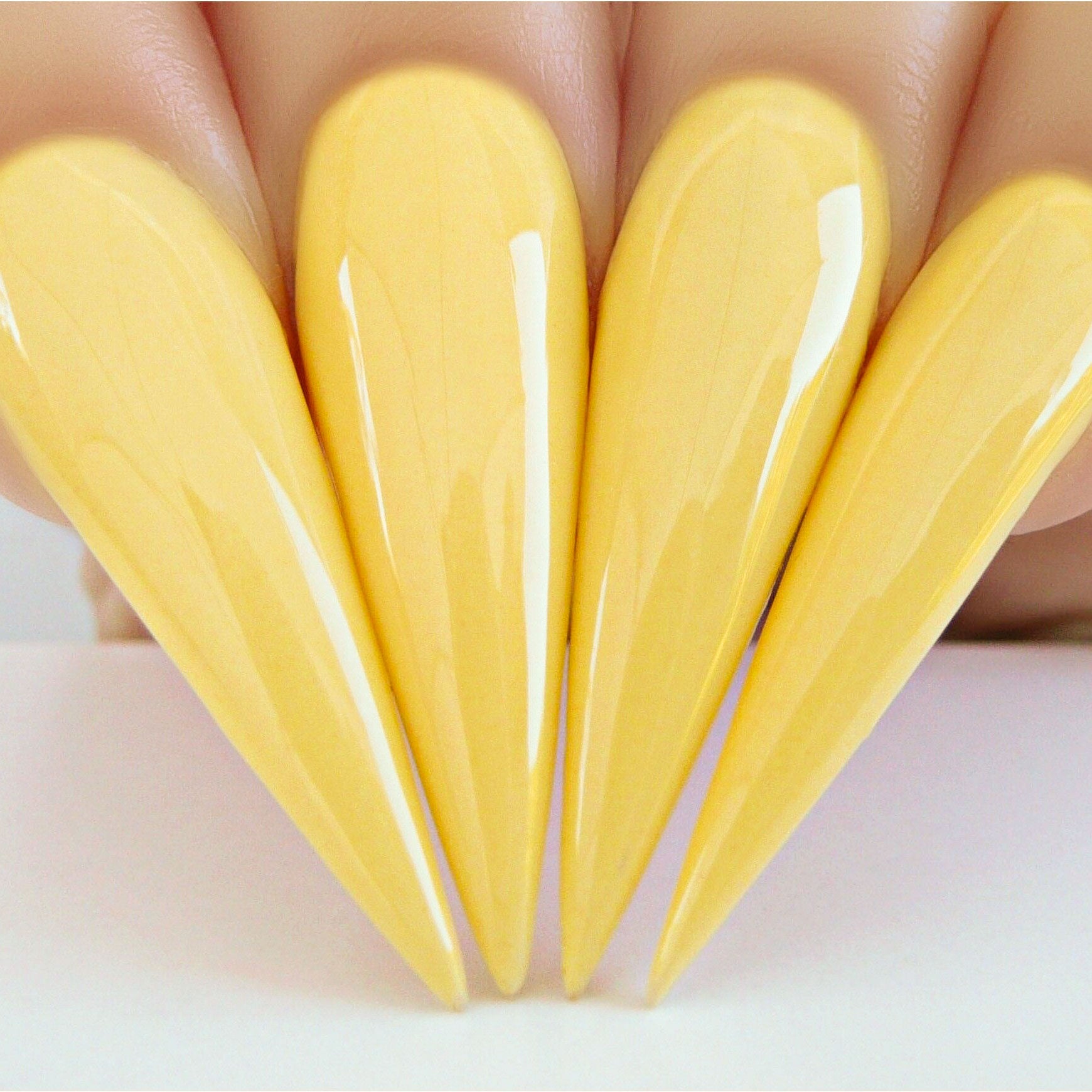 N612 Stiletto Nails