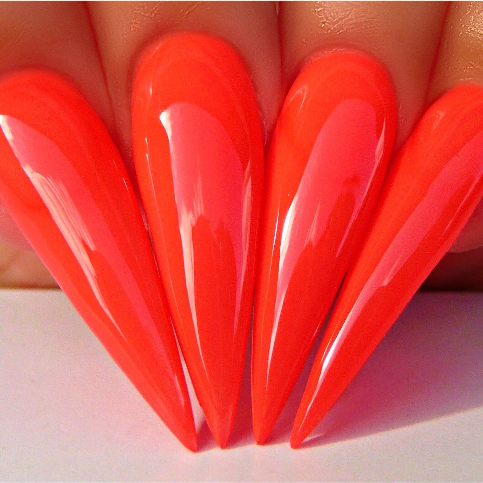 D586 Stiletto Nails