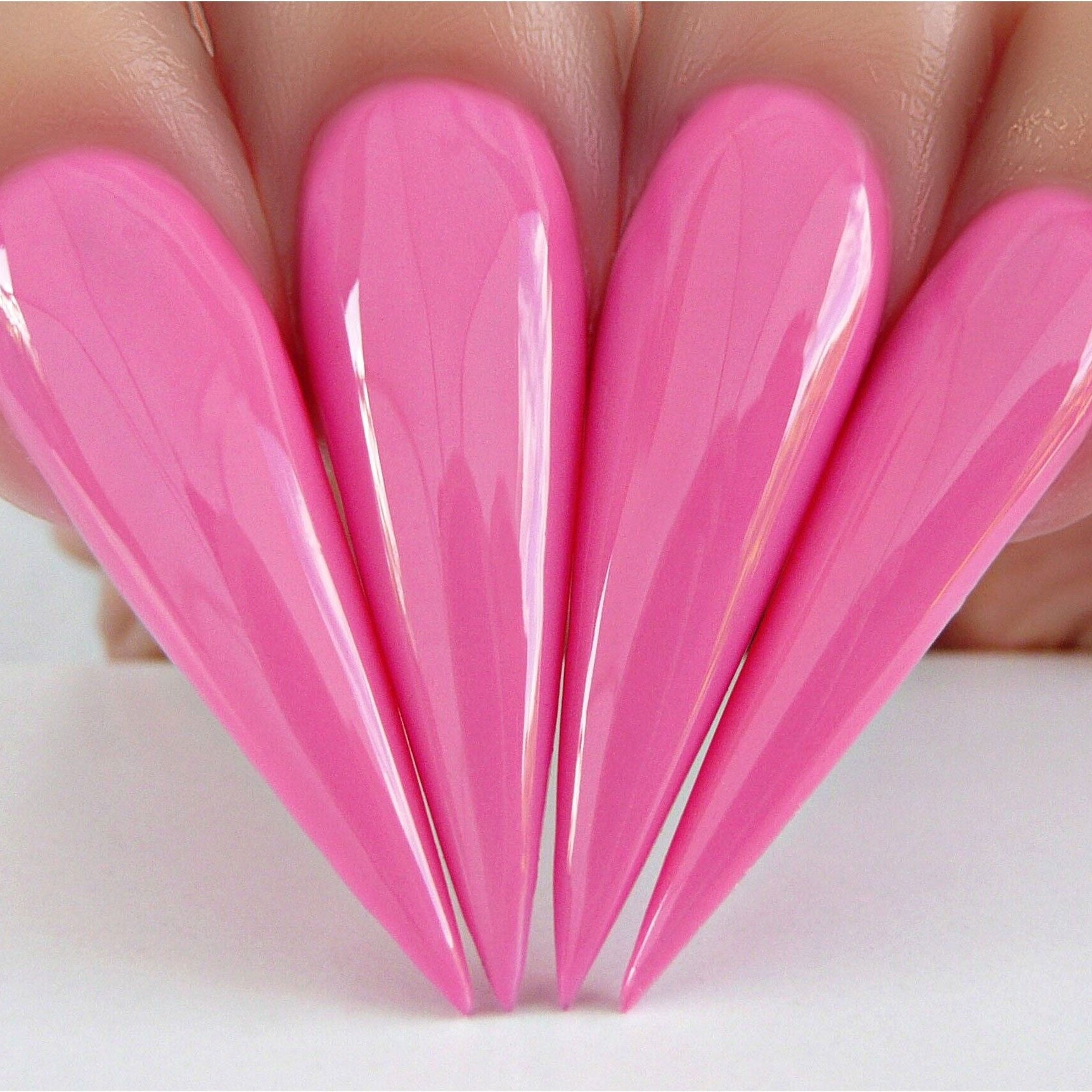 D613 Stiletto Nails