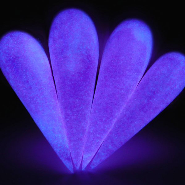 DG121 Glowing Stiletto Nails